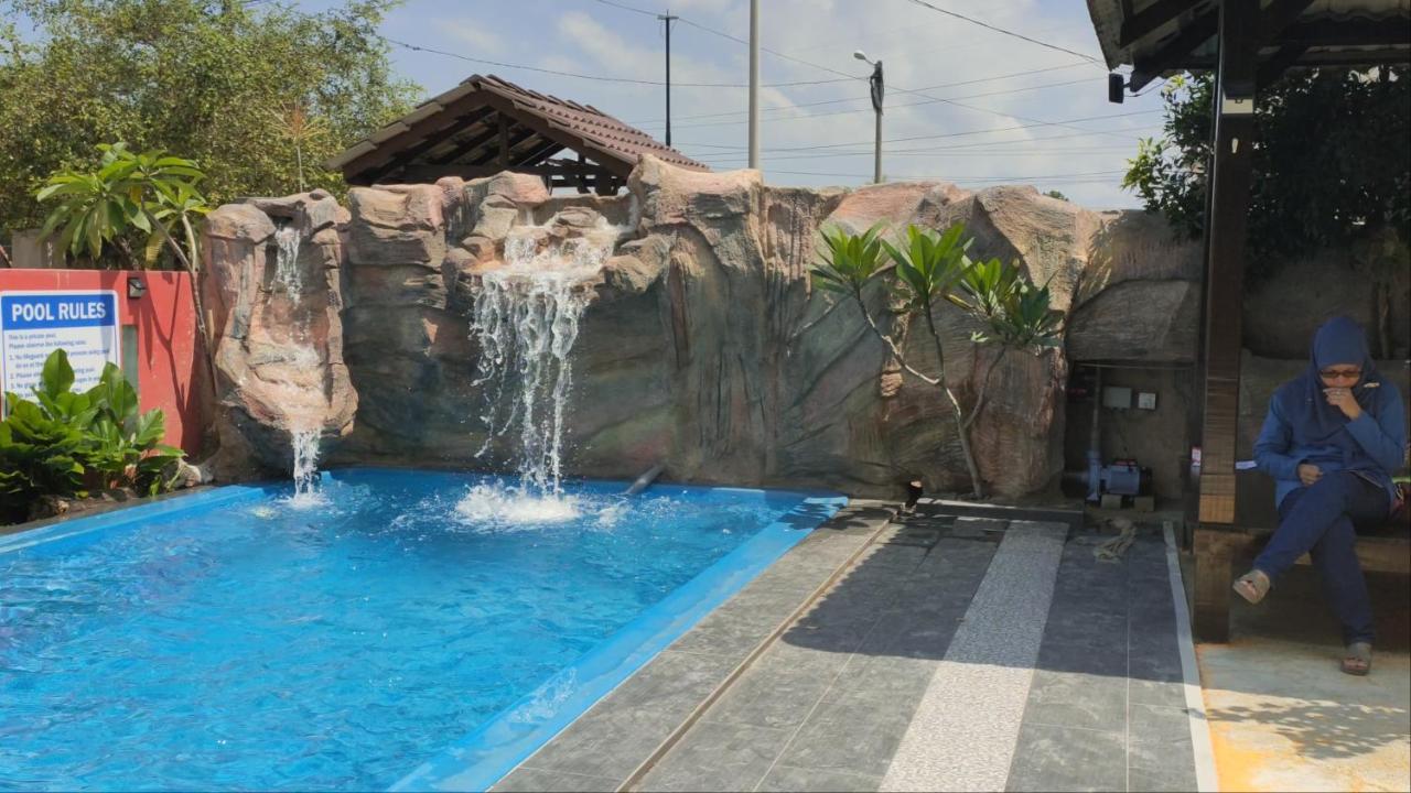 Roemahkoe Holidayhome Malacca Eksteriør bilde
