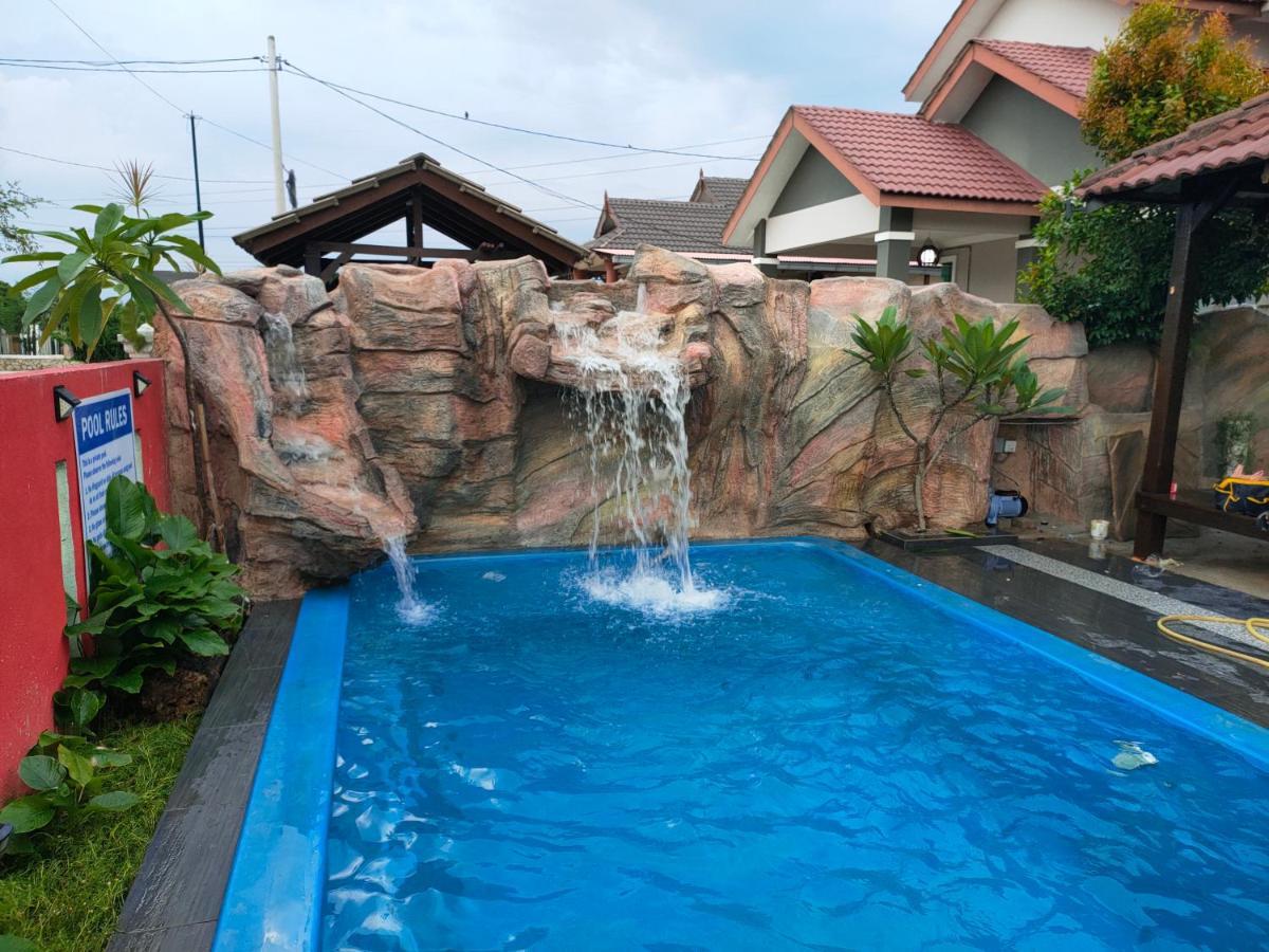 Roemahkoe Holidayhome Malacca Eksteriør bilde