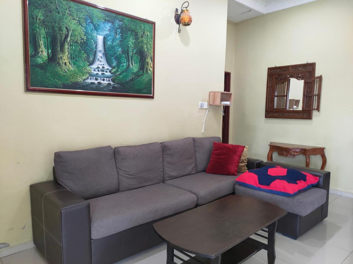 Roemahkoe Holidayhome Malacca Eksteriør bilde