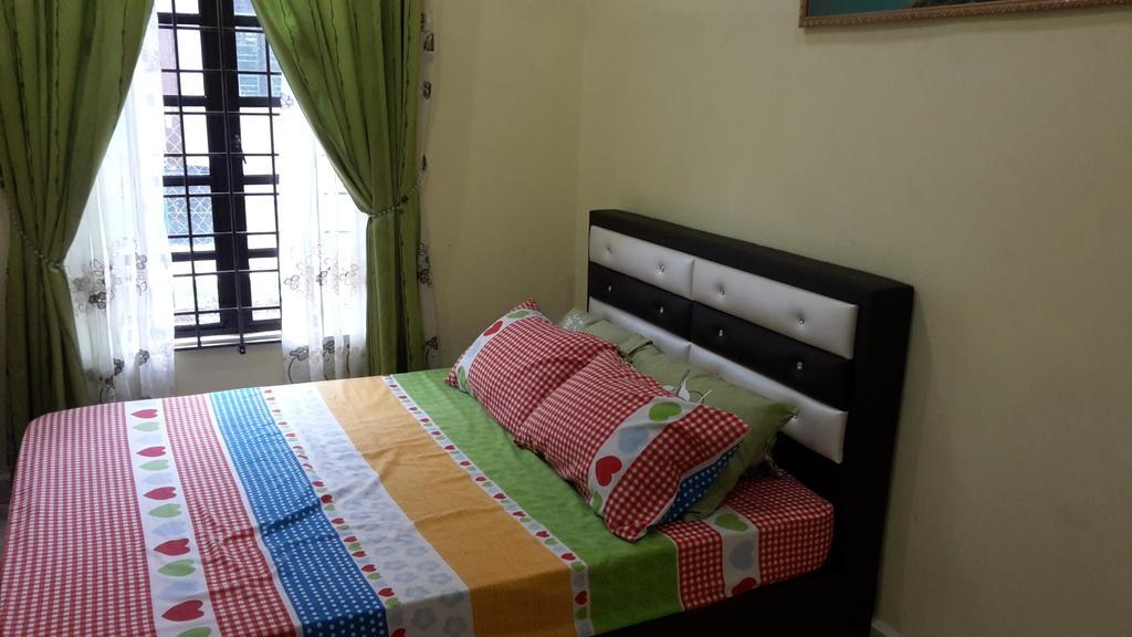 Roemahkoe Holidayhome Malacca Eksteriør bilde